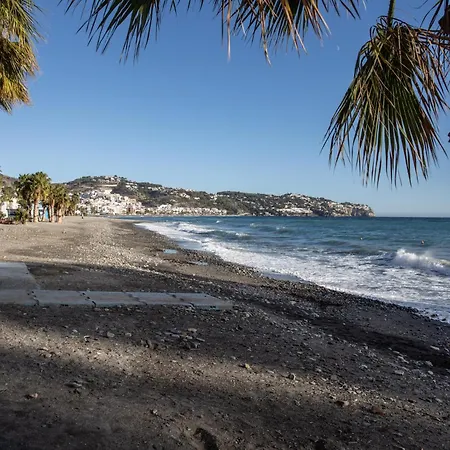 En Primera Linea De Playa Con Piscina *