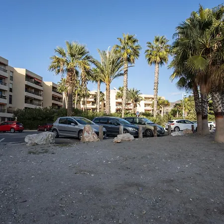 Apartment En Primera Linea De Playa Con Piscina *